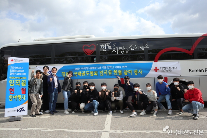 KTA 시범단 단체사진