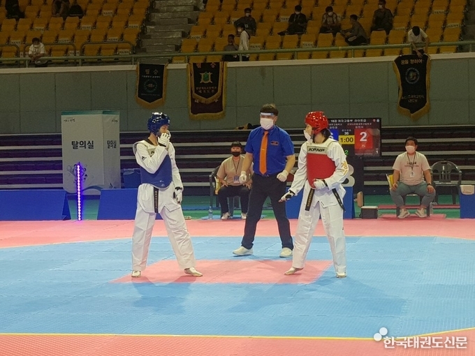 본 대회 겨루기 진행 모습