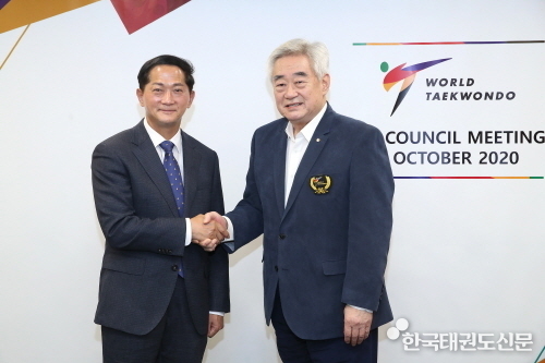 이재준고양시장과 조정원WT총재 기념촬영