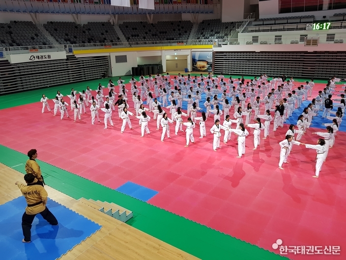 2018년, 태권도원 T1경기장에서 진행된 청소년 대상 태권도 체험 프로그램