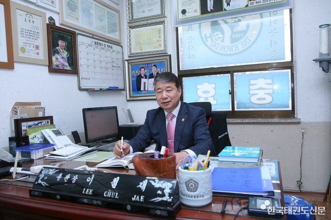 사진: 기고자 이철재 9단 (이박사 삼호체육관 총관장)