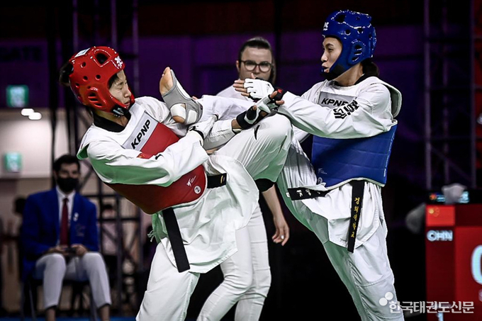 W-49Kg 우승자 이예지(오른쪽)의 결승전