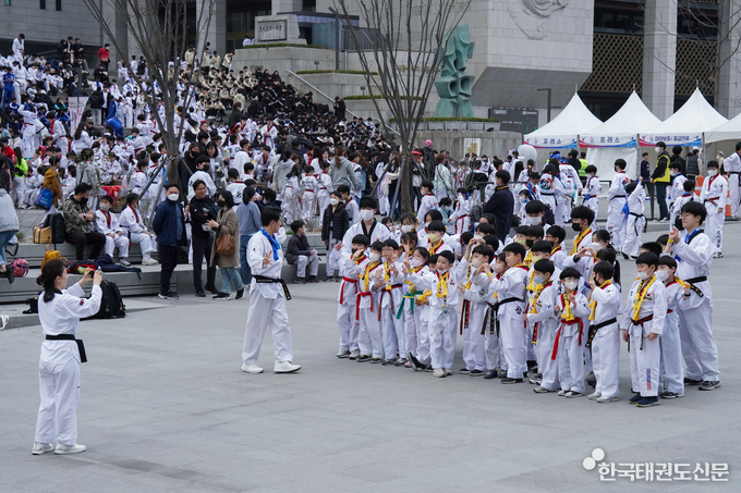 지난 3월25일 서울 광화문광장에서 진행된 2023 ‘국기’ 태권도 한마음 대축제 모습