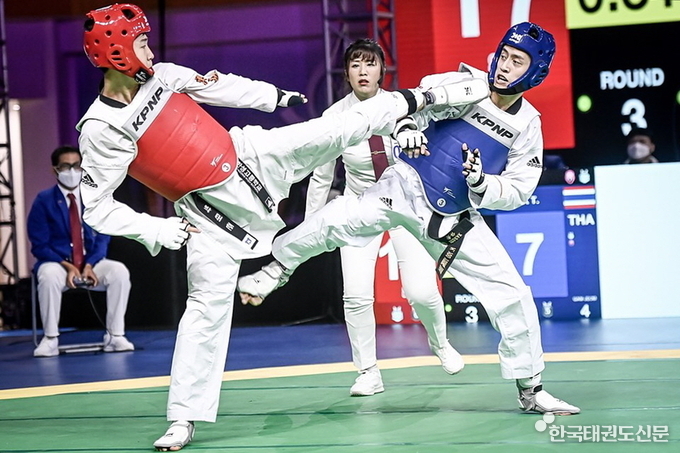 2024년 파리올림픽 태권도 금메달리스트인 박태준 선수가 태권도원에서 열린 ‘2022 세계태권도그랑프리챌린지 대회’에 참가한 모습