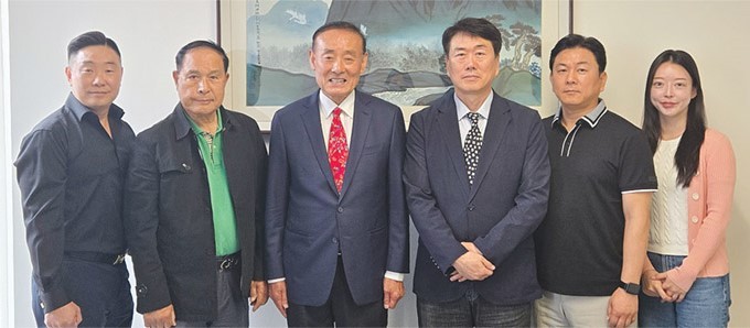 2025 국기원 세계태권도한마당 조직위원회 왼쪽부터 용호재 사무차장, 홍원기 부위원장, 이상철 조직위원장, 강재원 사무총장, 국기원 조민호 경영정보팀 팀장, 강유연 대리.