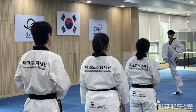 태권도 봉사단 집합교육(겨루기 지도법 / 전 국가대표 김태훈)