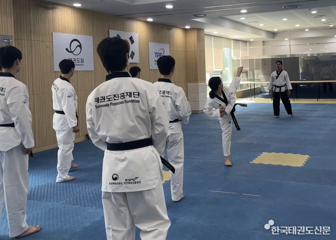 태권도 봉사단 집합교육(품새 지도법 / 2025 하계 세계대학경기대회 태권도 코치 이진호)