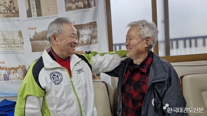 “허물 없는 절친 사이” 김중영 회장과 전창식 고문을 만나다.